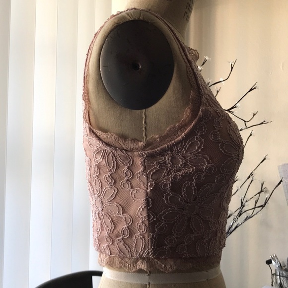 CROP TOP💕 - Picture 2 of 4